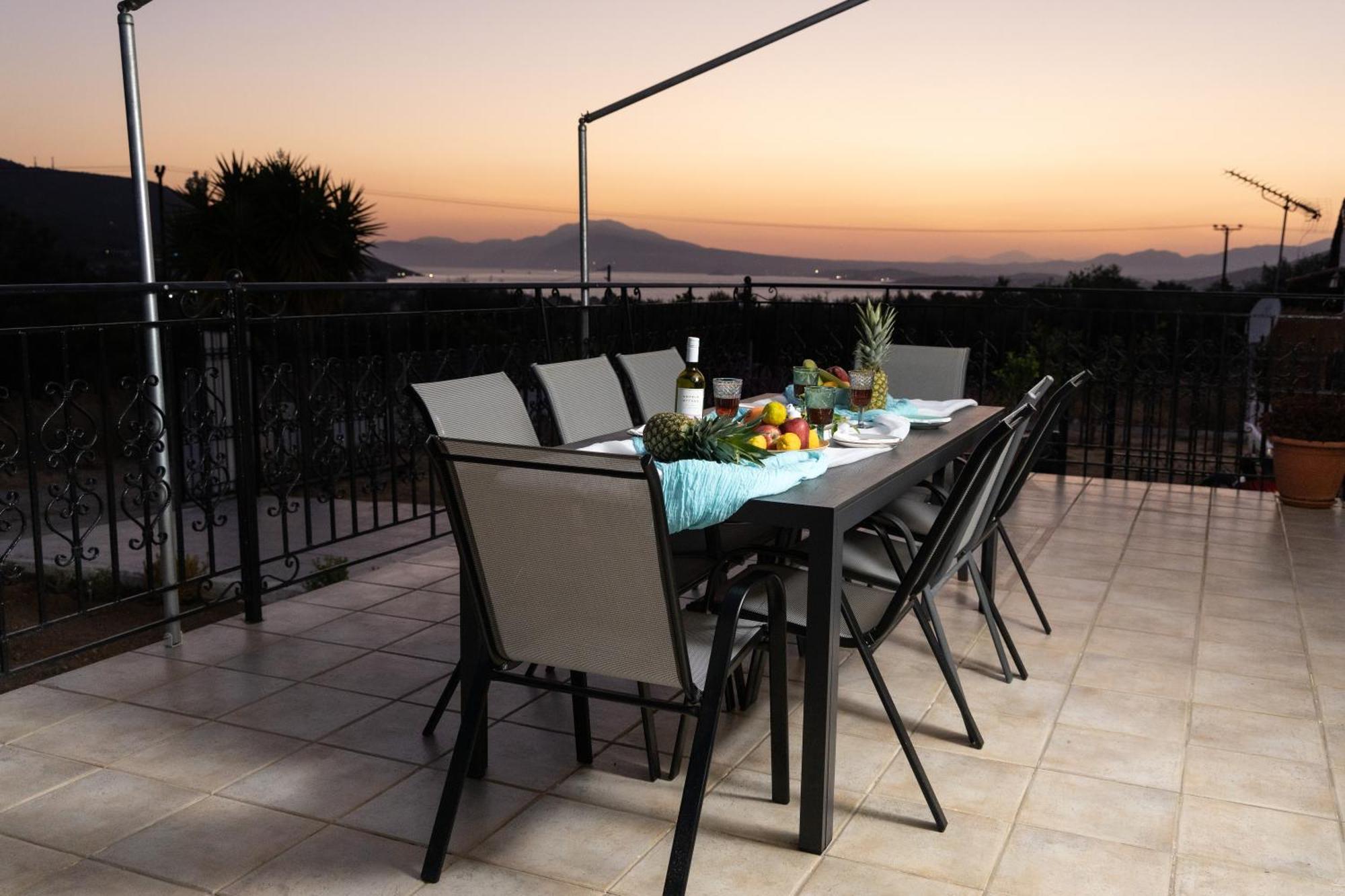 Aelia Luxury Maisonette Willa