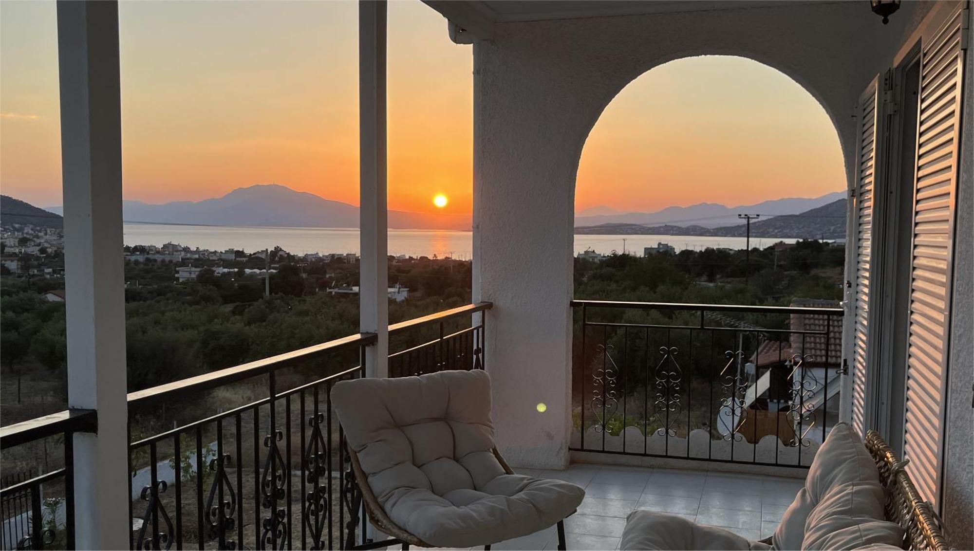 Aelia Luxury Maisonette * Salamís